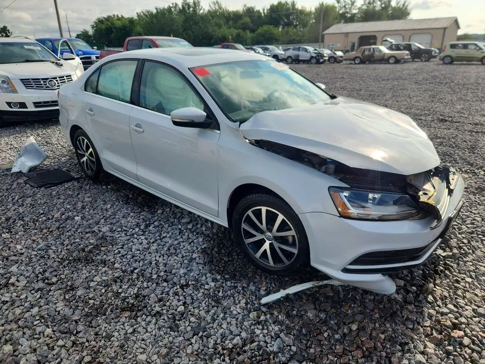 2018 VOLKSWAGEN JETTA SE  
