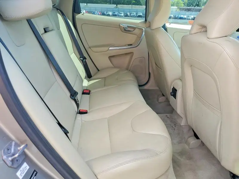 2016 VOLVO XC60 T5 PREMIER  
