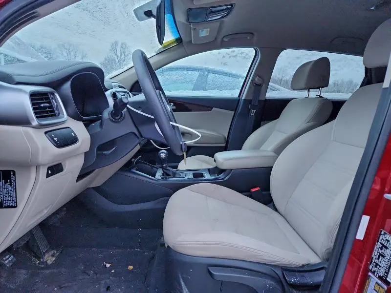 2017 KIA SORENTO LX  