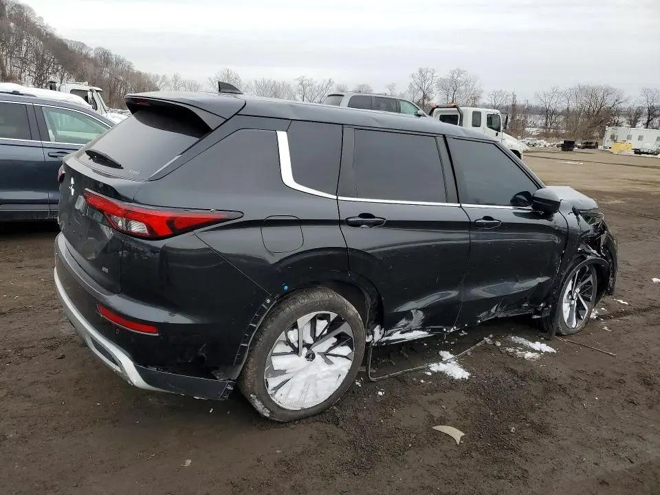 2023 MITSUBISHI OUTLANDER SE  