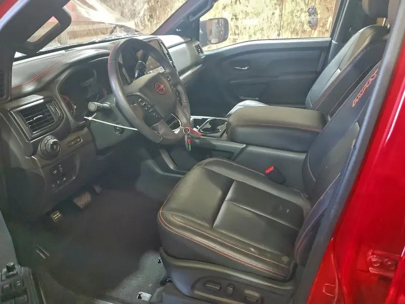 2024 NISSAN TITAN PRO-4X  