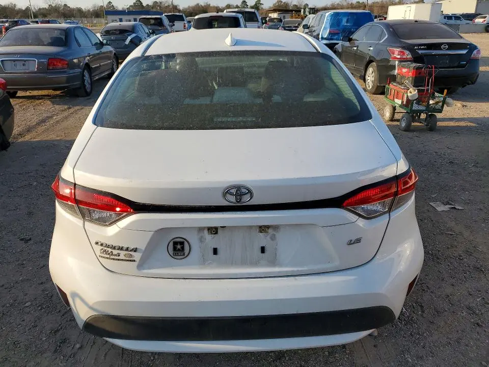 2021 TOYOTA COROLLA LE  