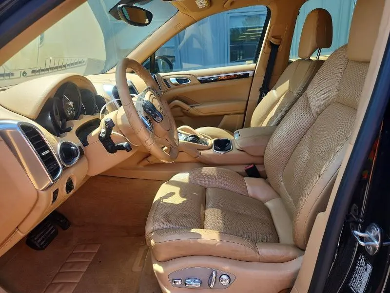 2013 PORSCHE CAYENNE   