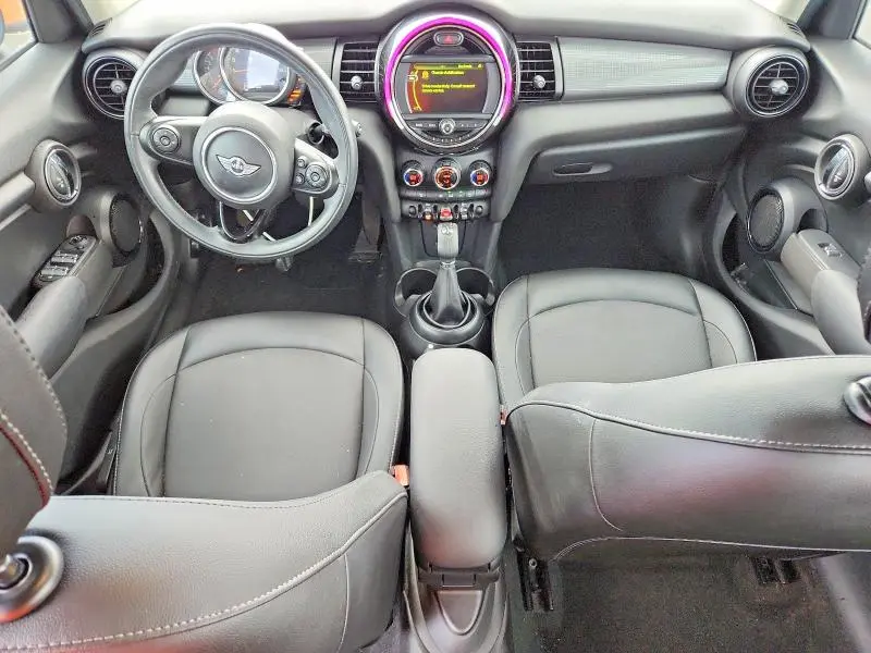 2017 MINI COOPER   