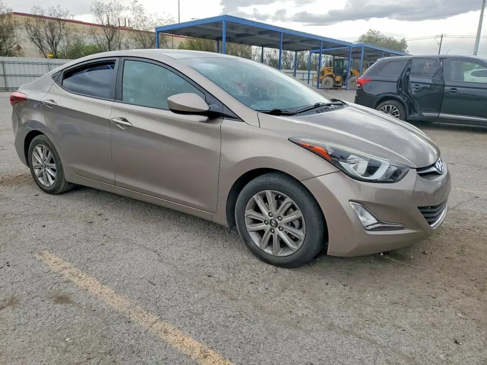 2015 HYUNDAI ELANTRA SE  