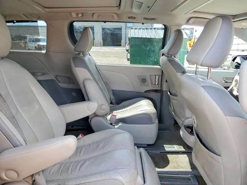 2013 TOYOTA SIENNA LIMITED 7-PASSENGER  