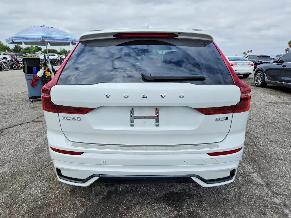 2026 VOLVO XC60 PLUS  