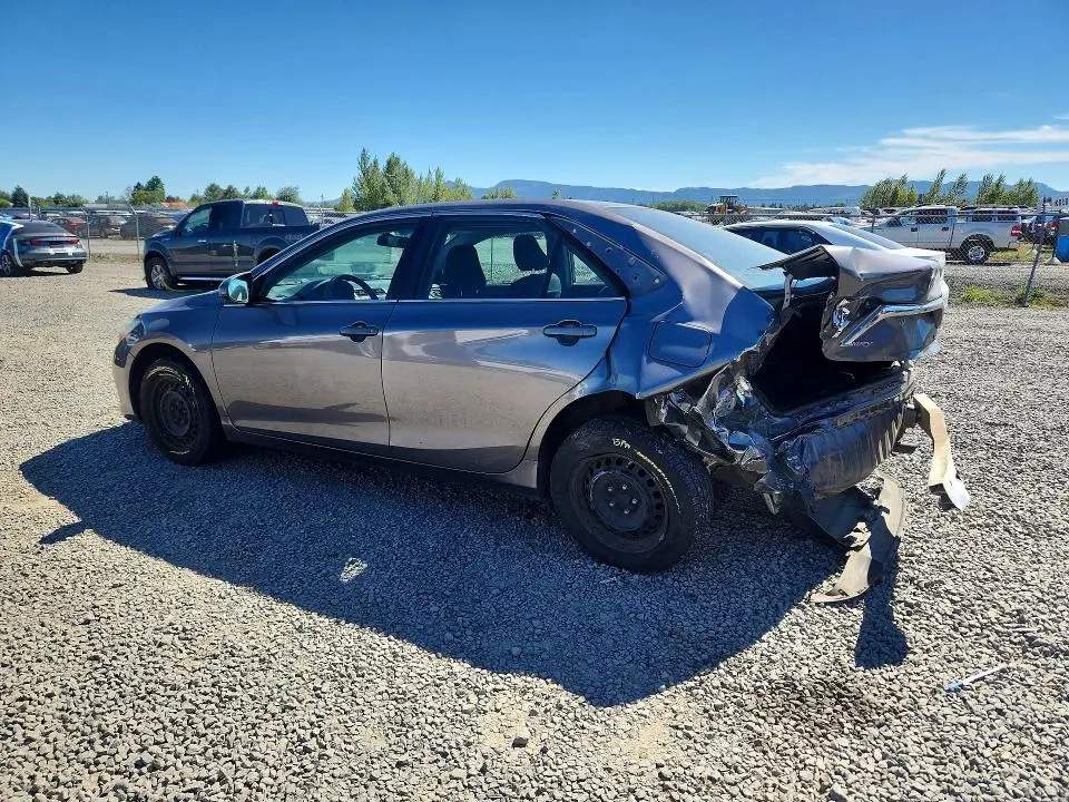 2015 TOYOTA CAMRY LE  