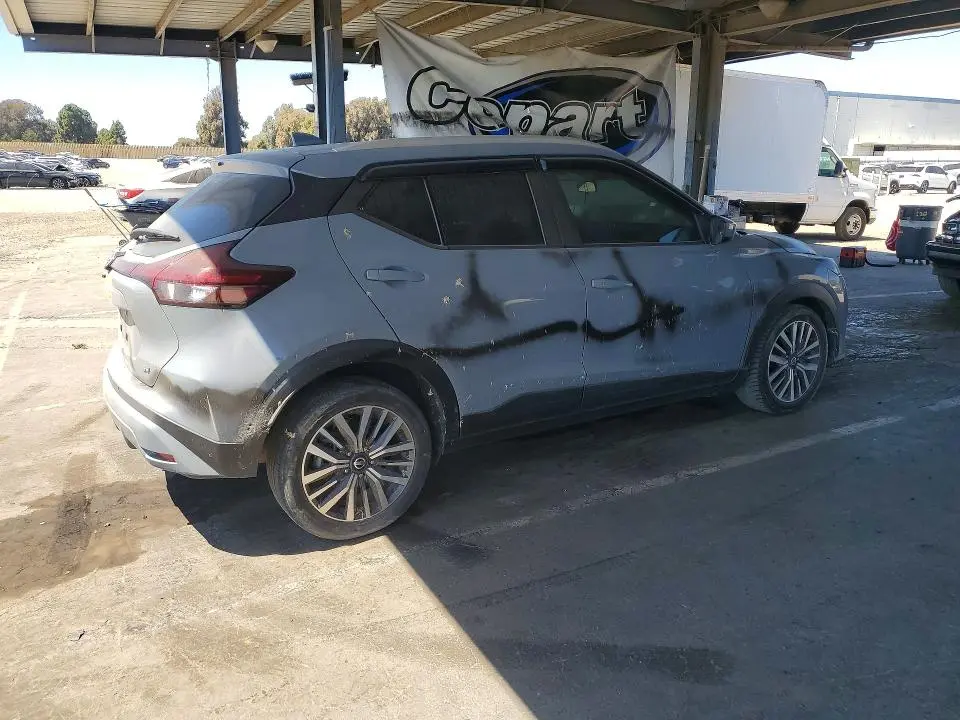 2021 NISSAN KICKS SV  