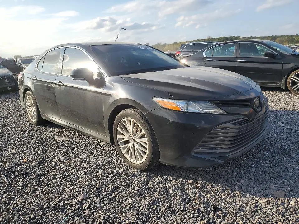 2019 TOYOTA CAMRY XLE  