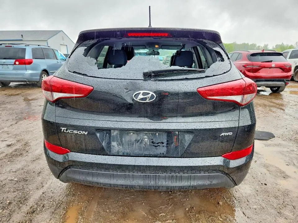 2018 HYUNDAI TUCSON SE  