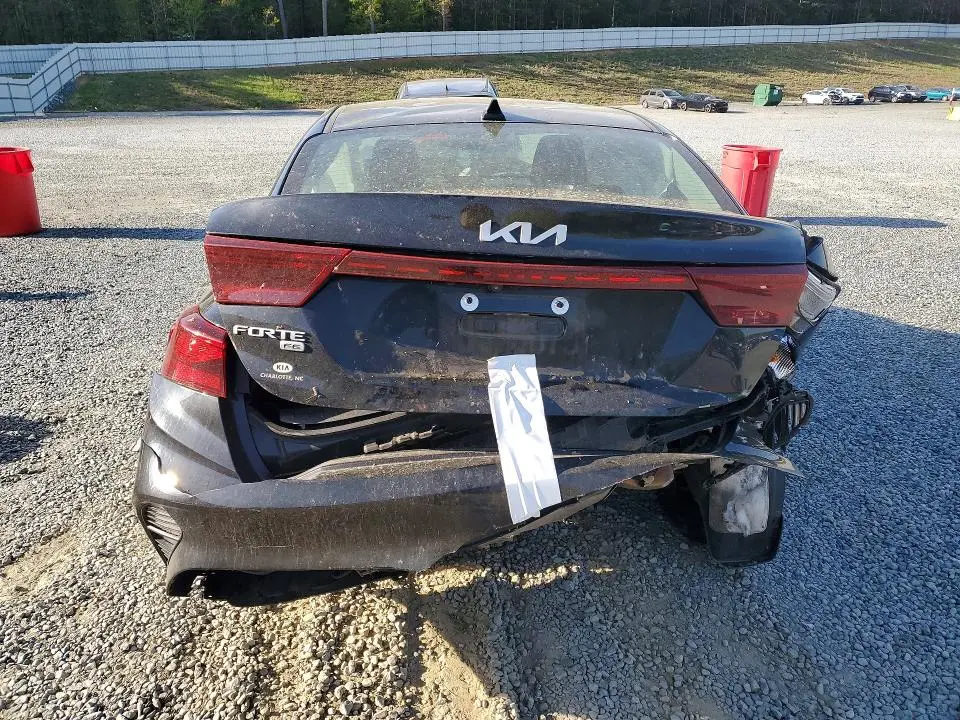 2022 KIA FORTE FE  