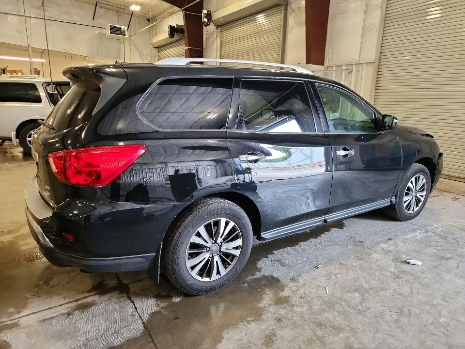2017 NISSAN PATHFINDER SV  