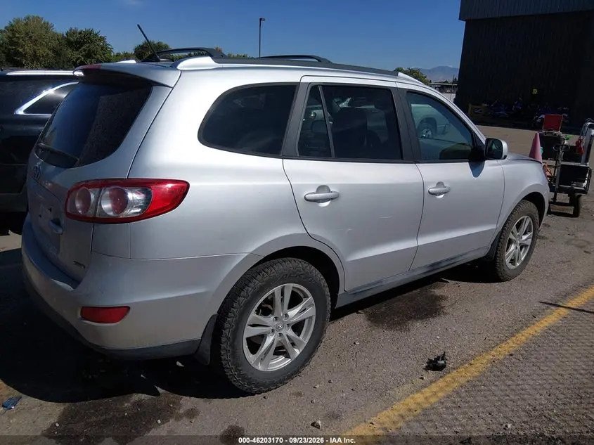 2012 HYUNDAI SANTA FE SE