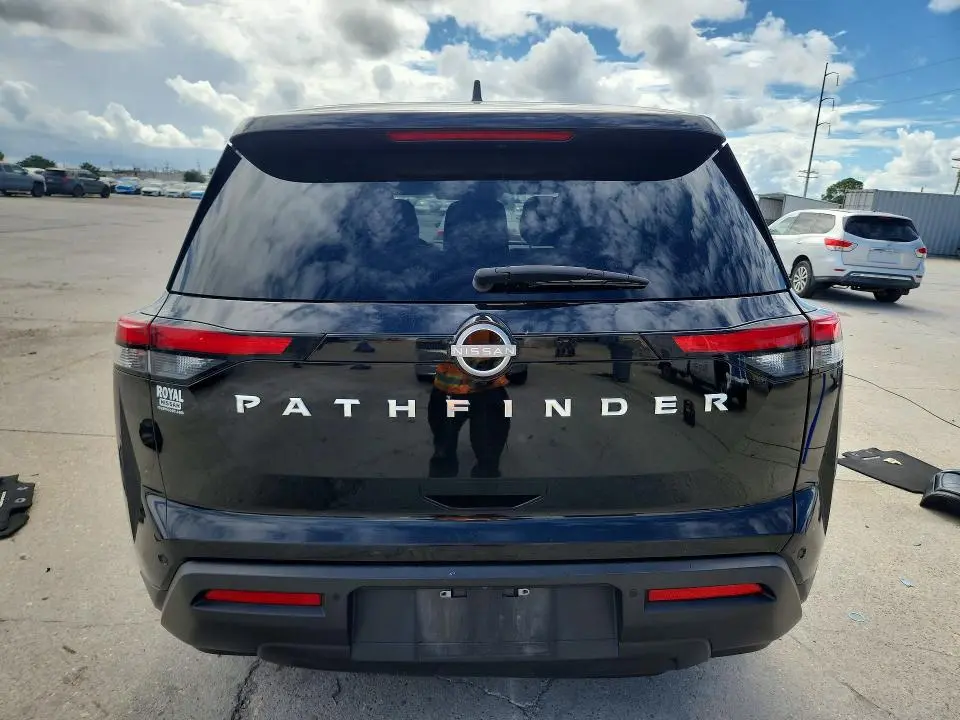2024 NISSAN PATHFINDER S  