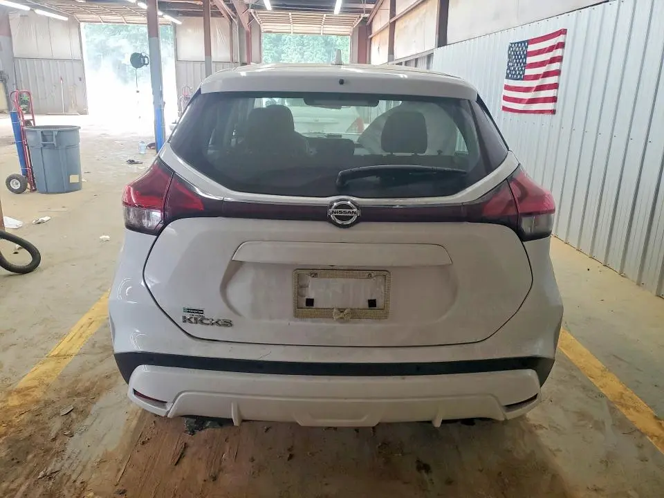 2021 NISSAN KICKS S  