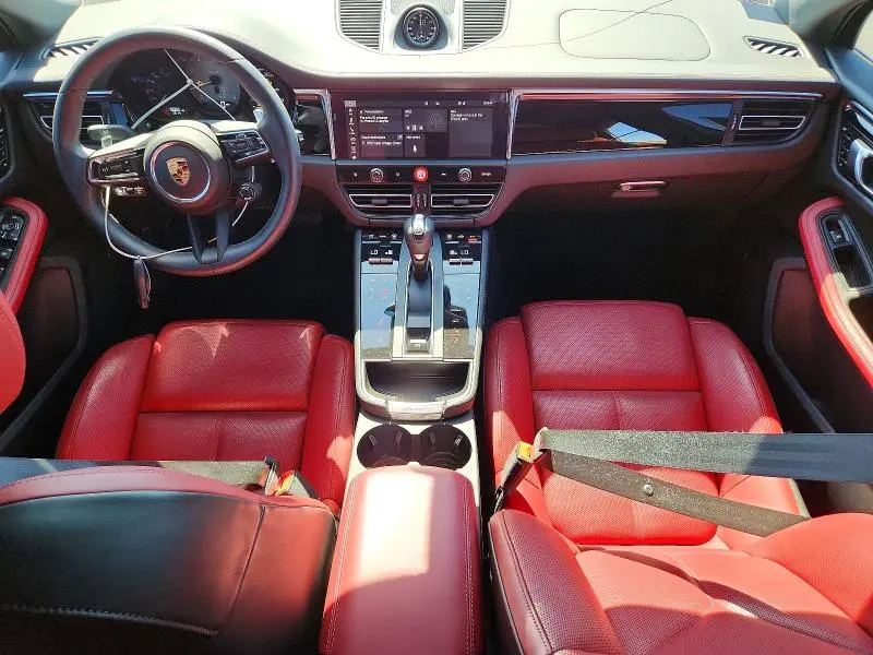 2024 PORSCHE MACAN S  