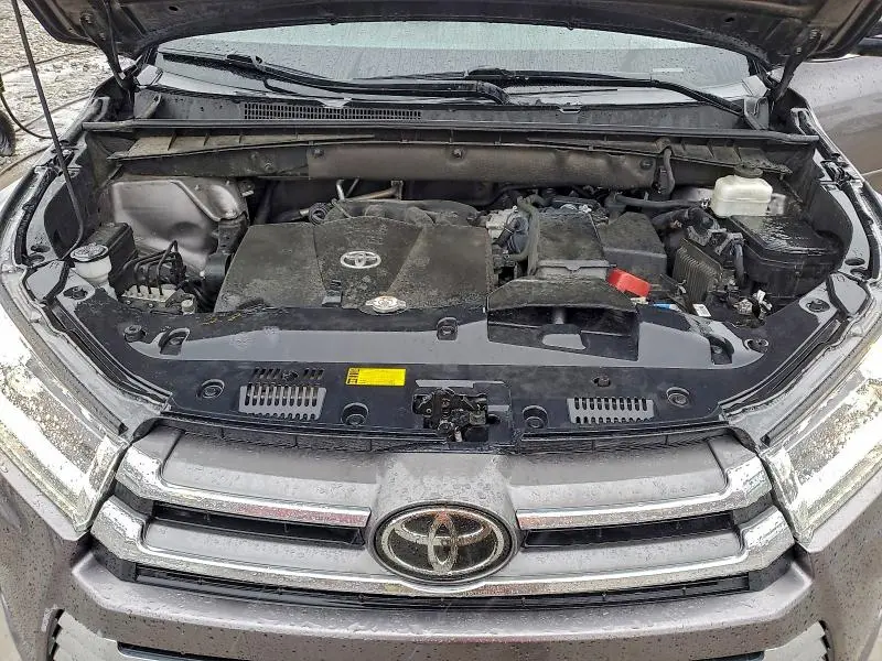 2019 TOYOTA HIGHLANDER   