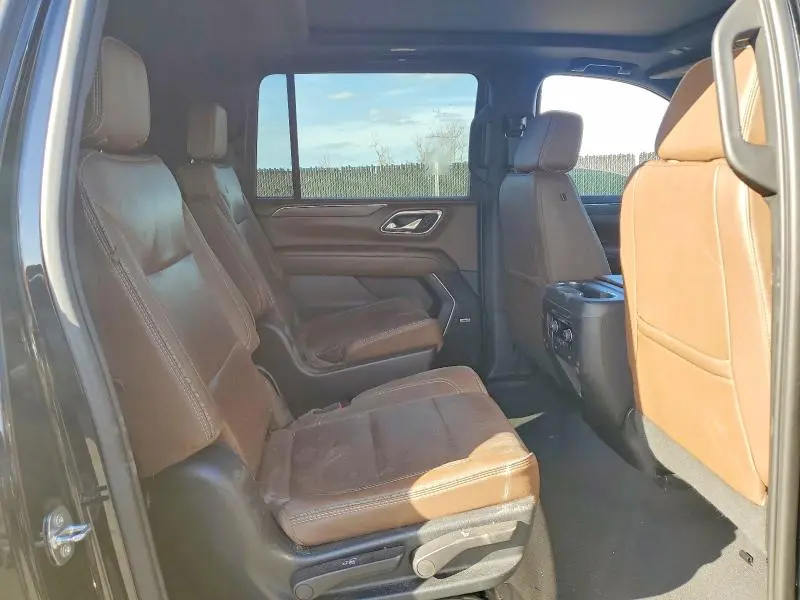 2023 CHEVROLET SUBURBAN 6.2L V8  HIGH COUNTRY