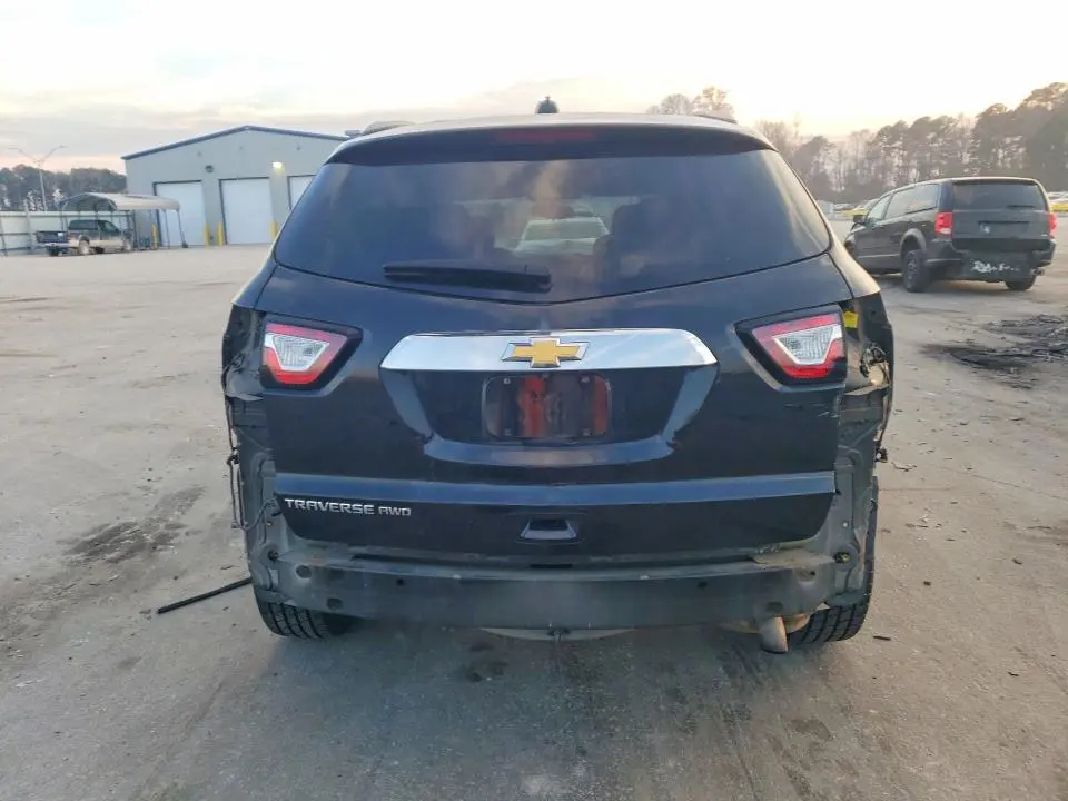 2017 CHEVROLET TRAVERSE LT  