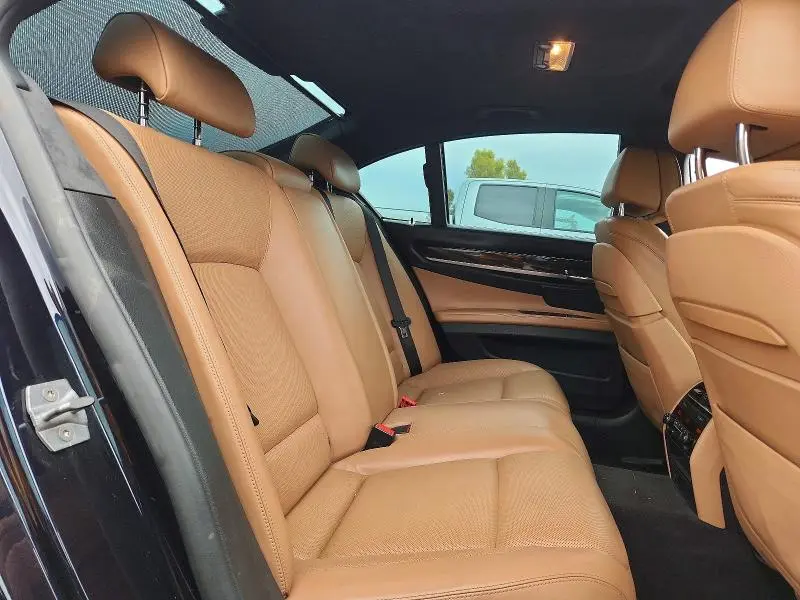 2015 BMW 750 XI  