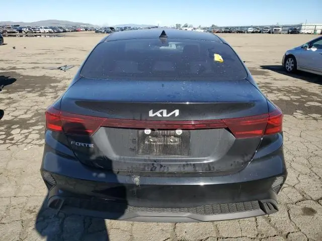 2023 KIA FORTE LX  