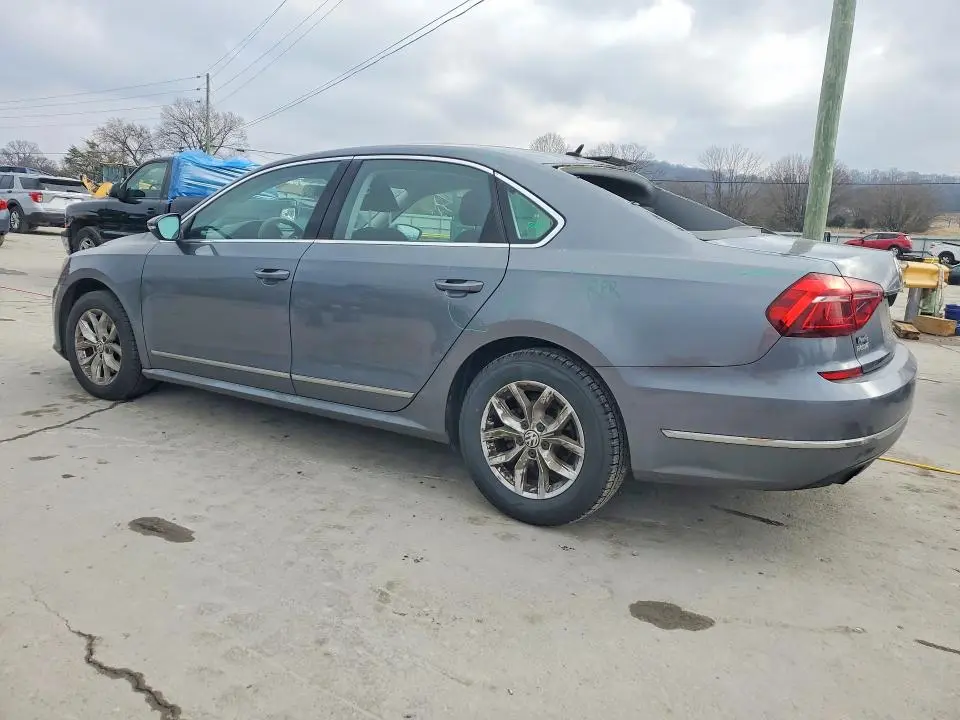 2017 VOLKSWAGEN PASSAT S  