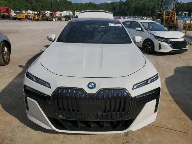 2024 BMW 740 XI  