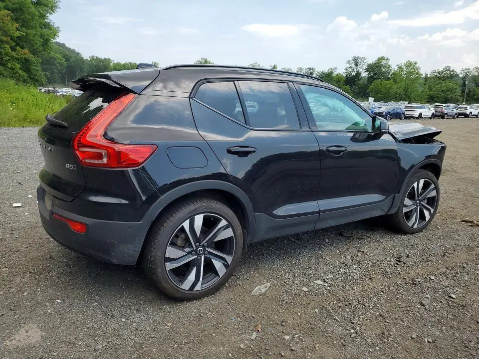 2024 VOLVO XC40 ULTIMATE  