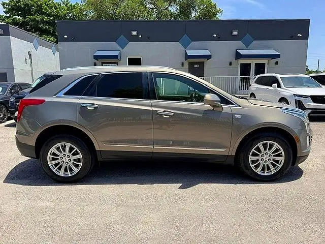2017 CADILLAC XT5   