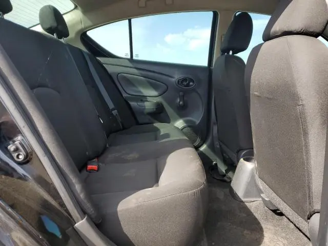 2019 NISSAN VERSA S  