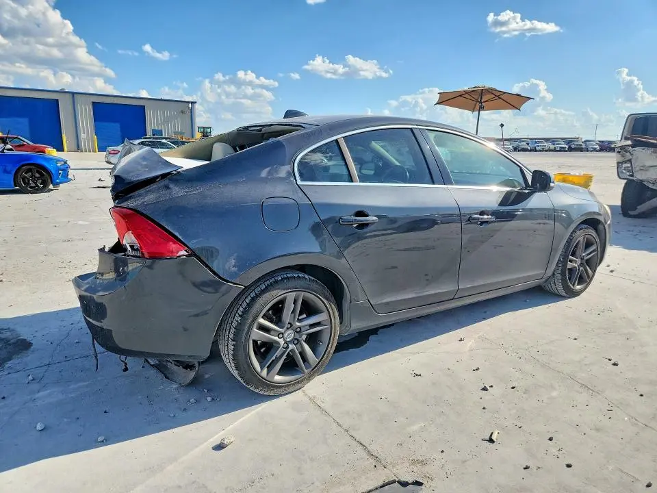 2015 VOLVO S60 PLATINUM  