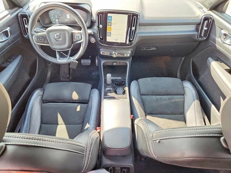 2021 VOLVO XC40 T5 R-DESIGN  