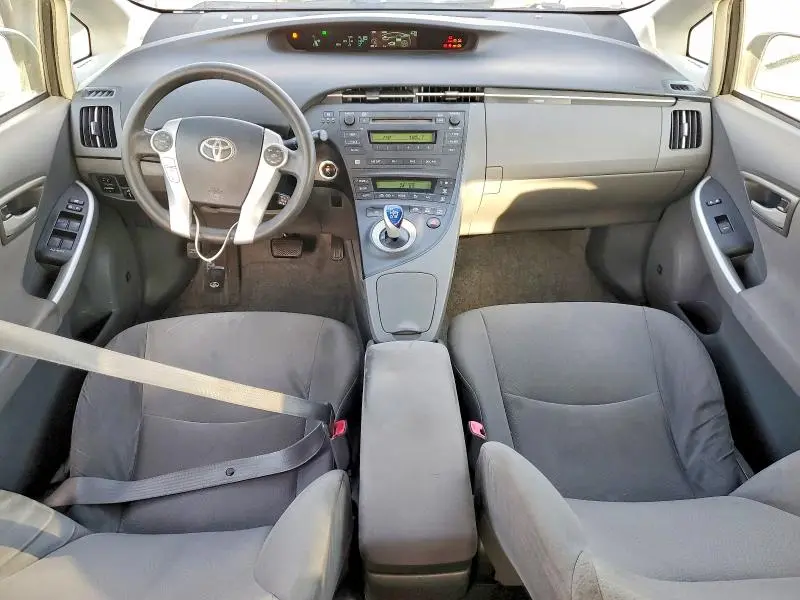2010 TOYOTA PRIUS III  