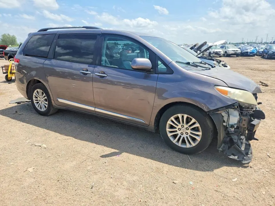 2011 TOYOTA SIENNA XLE 8-PASSENGER  
