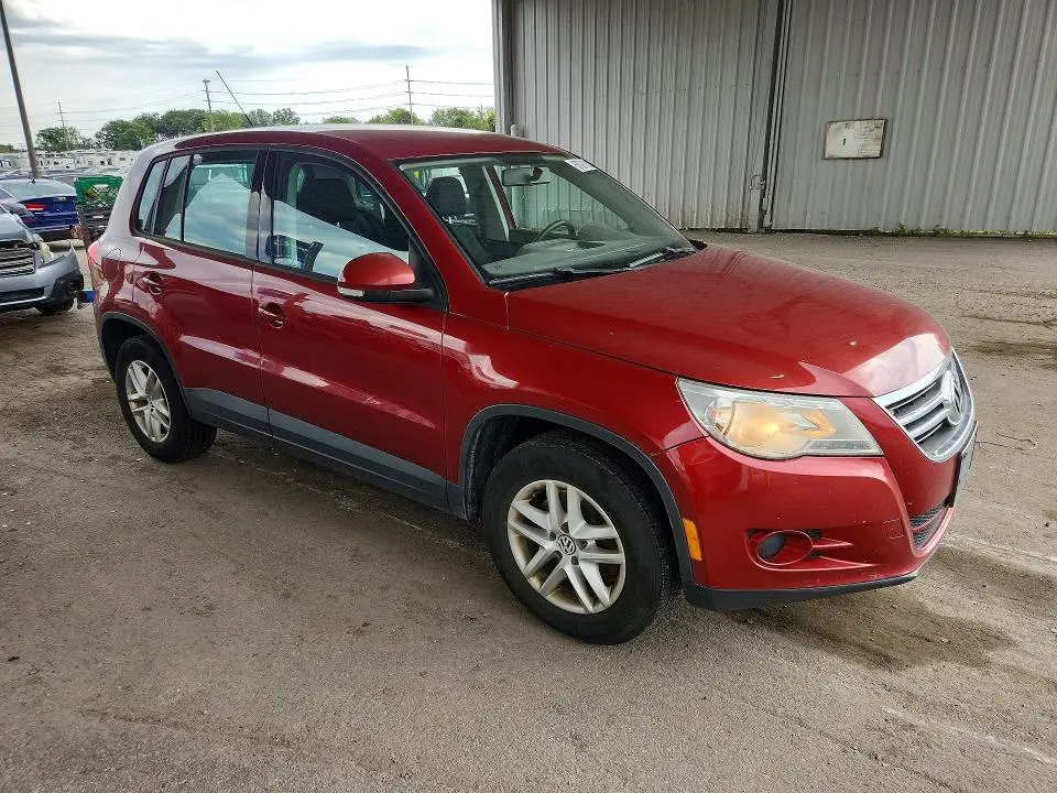2011 VOLKSWAGEN TIGUAN S  