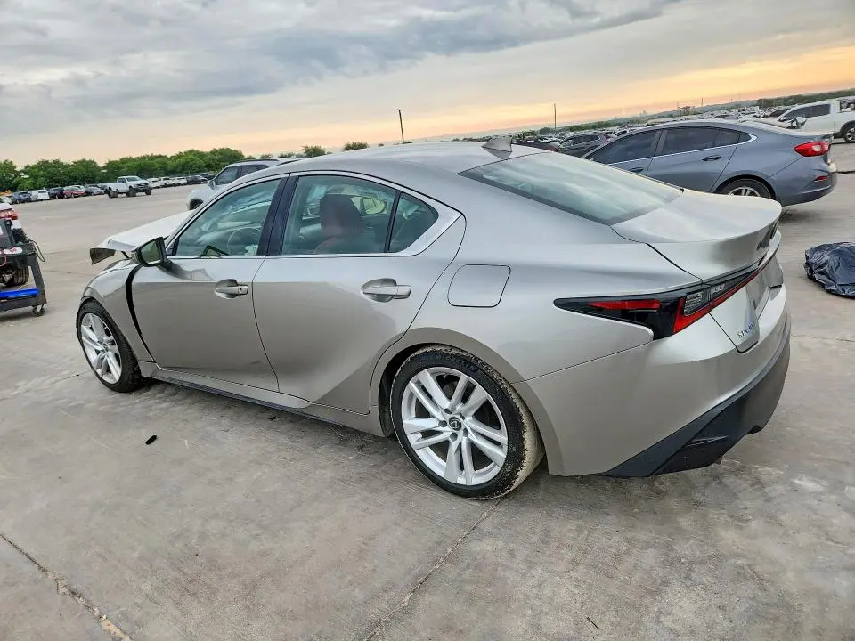2021 LEXUS IS 300  