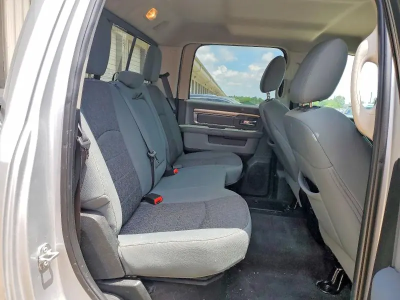 2018 RAM 1500 SLT  