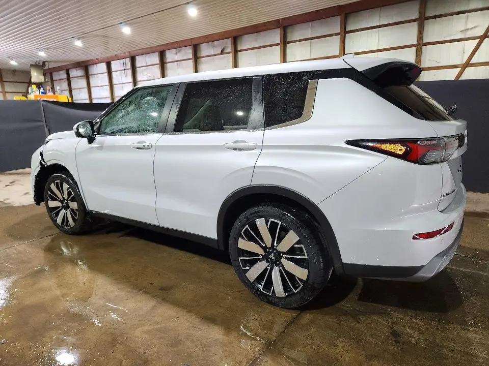 2025 MITSUBISHI OUTLANDER SE  