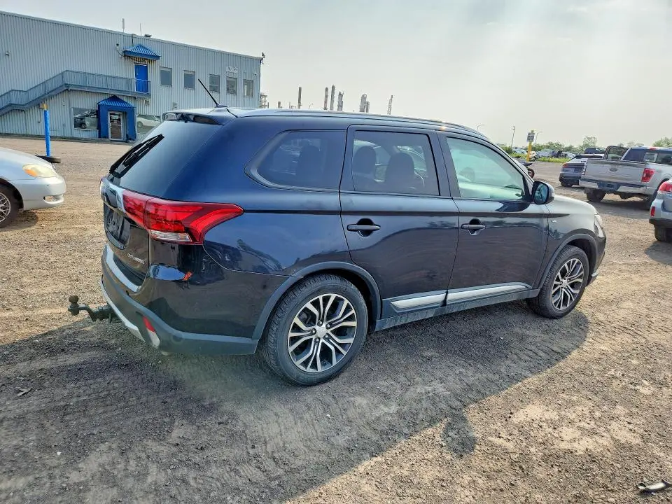 2016 MITSUBISHI OUTLANDER SE  