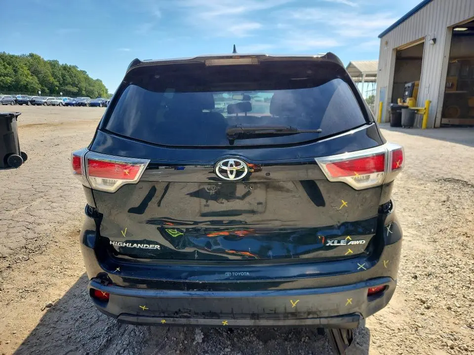 2015 TOYOTA HIGHLANDER XLE  
