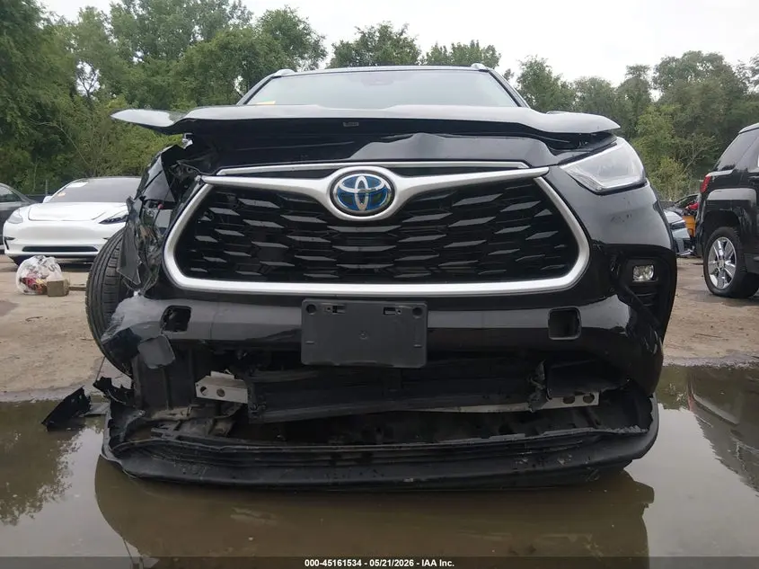 2022 TOYOTA HIGHLANDER HYBRID XLE