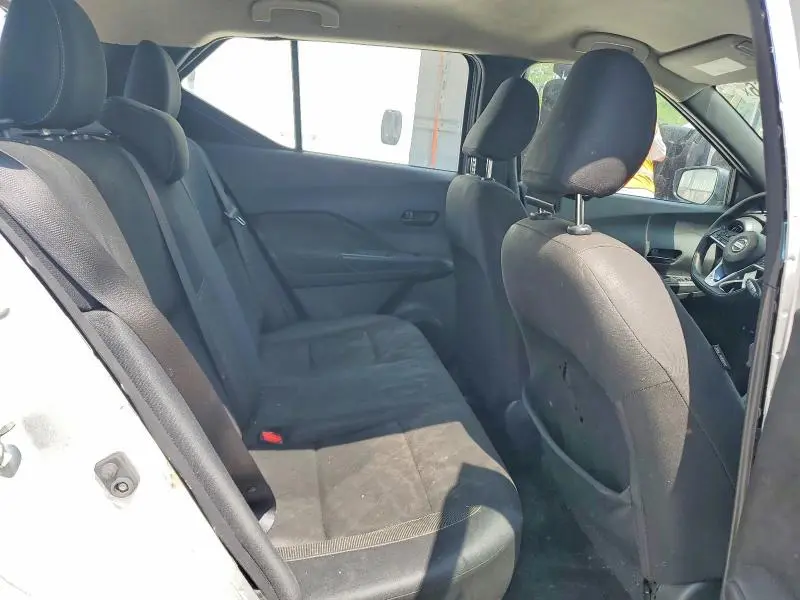 2020 NISSAN KICKS S  