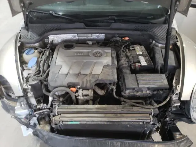 2013 VOLKSWAGEN BEETLE   