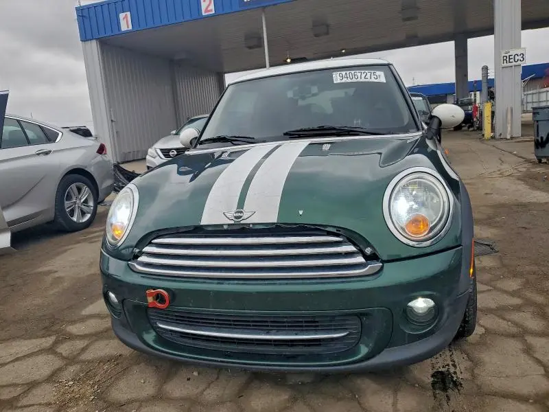 2011 MINI COOPER   