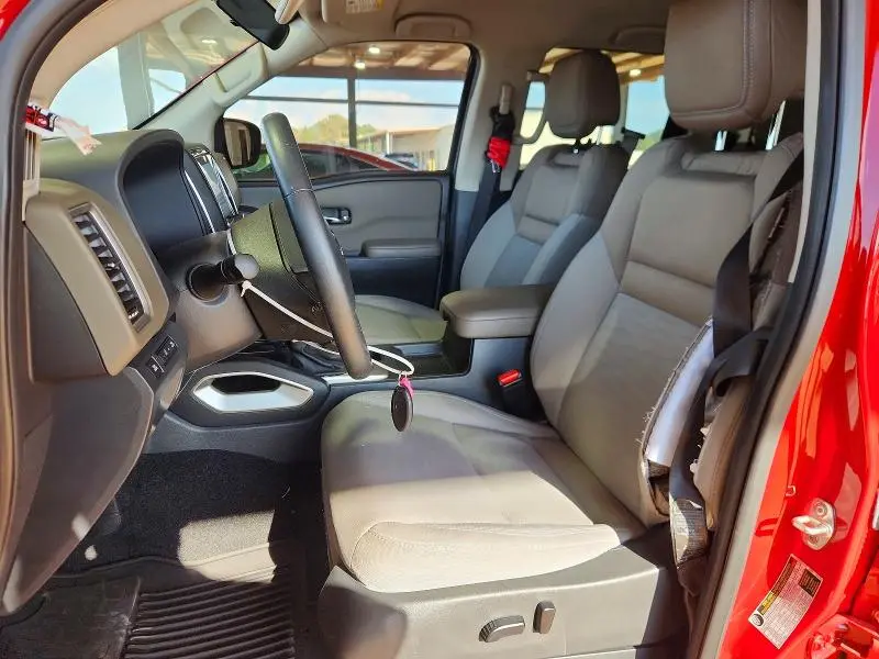 2023 NISSAN FRONTIER SV  