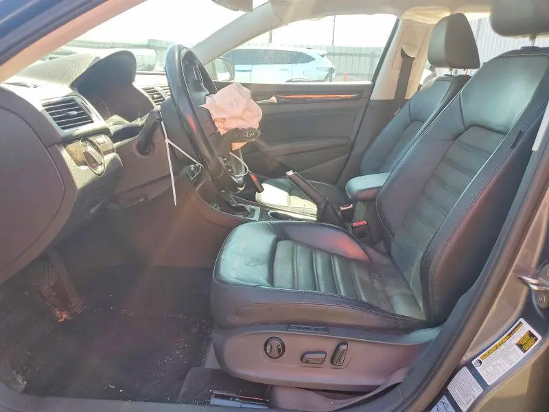 2015 VOLKSWAGEN PASSAT SEL  