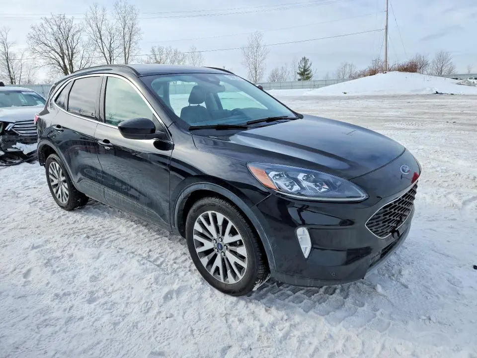 2021 FORD ESCAPE TITANIUM  