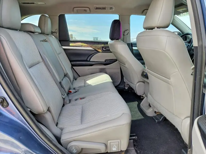 2017 TOYOTA HIGHLANDER LE PLUS  