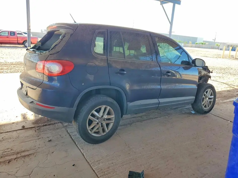 2011 VOLKSWAGEN TIGUAN S  